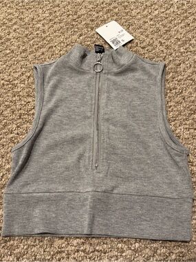 FOREVER 21 Sleeveless Gray Zip-Front Ribbed Crop Top NWT